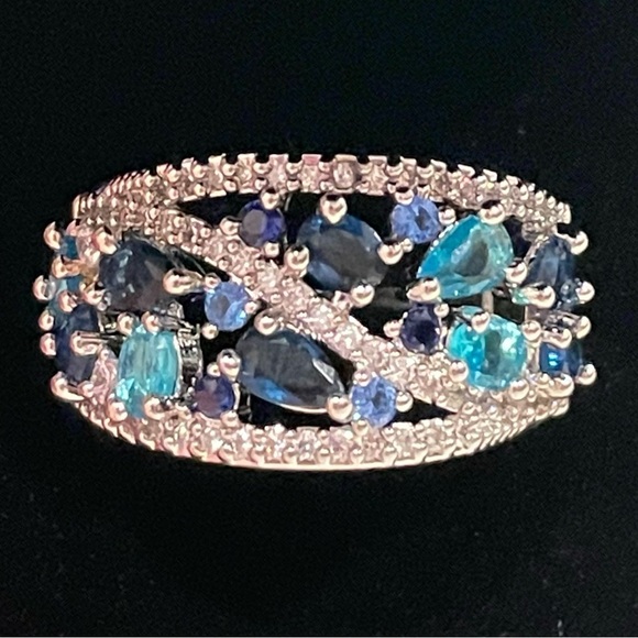 Elegant Silvertone & Lab-Created Blue Topaz and Sapphire Ring. Size 8 - Picture 2 of 7
